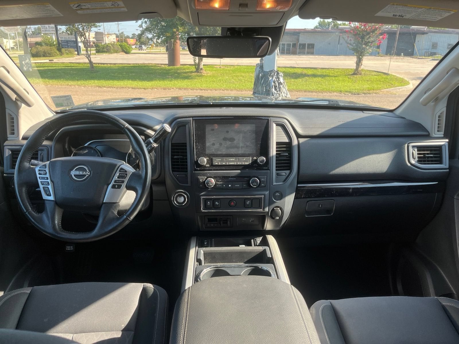 2023 Nissan TITAN Crew Cab SV 4x2