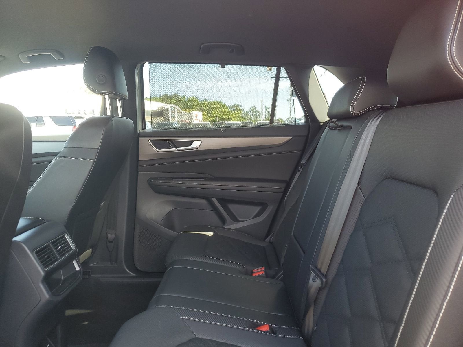 2025 Volkswagen Atlas Cross Sport 2.0T SE w/Technology