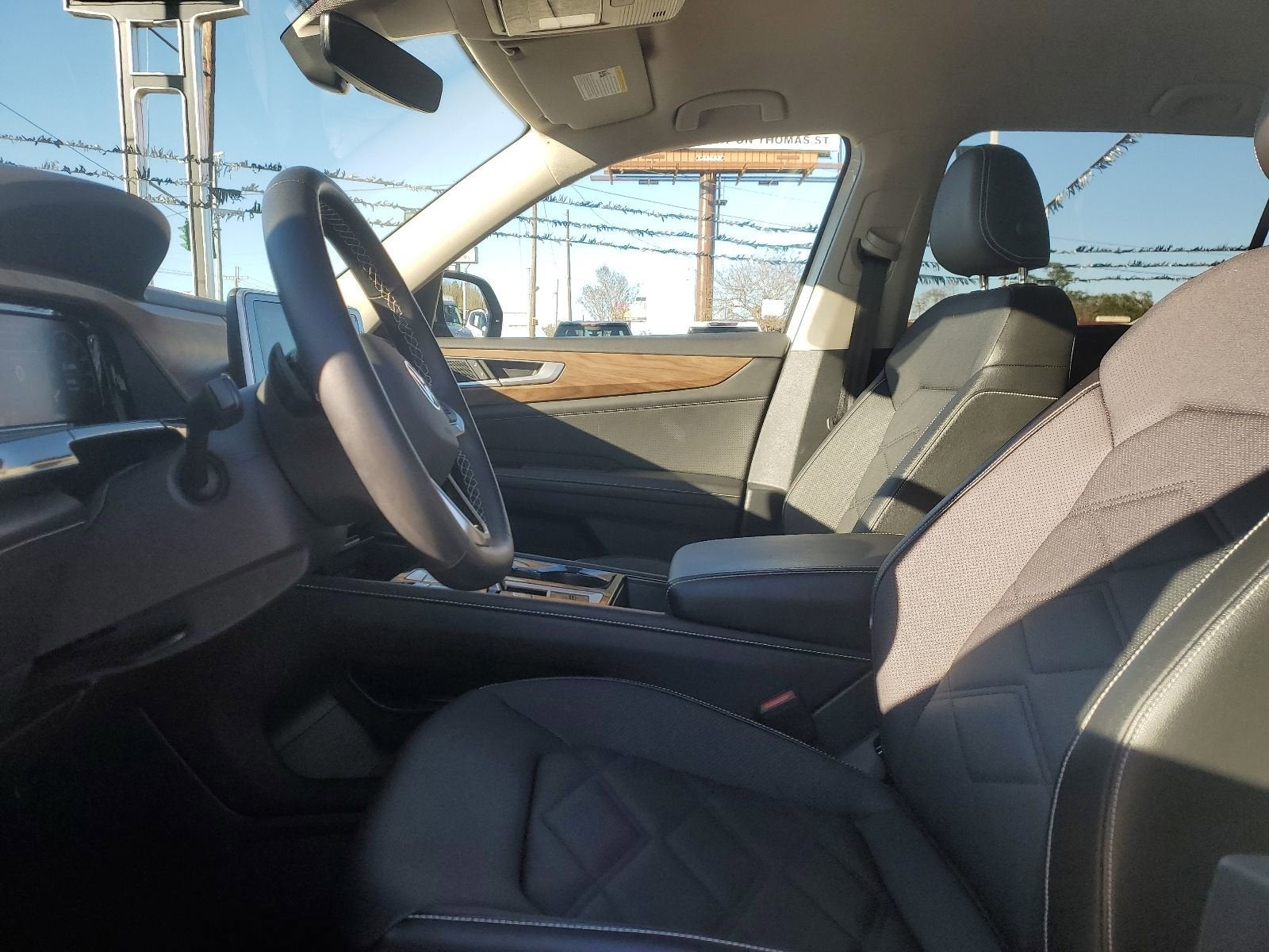 2025 Volkswagen Atlas 2.0T SE w/Technology