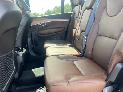 2022 Volvo XC90 T6 Momentum 7 Passenger