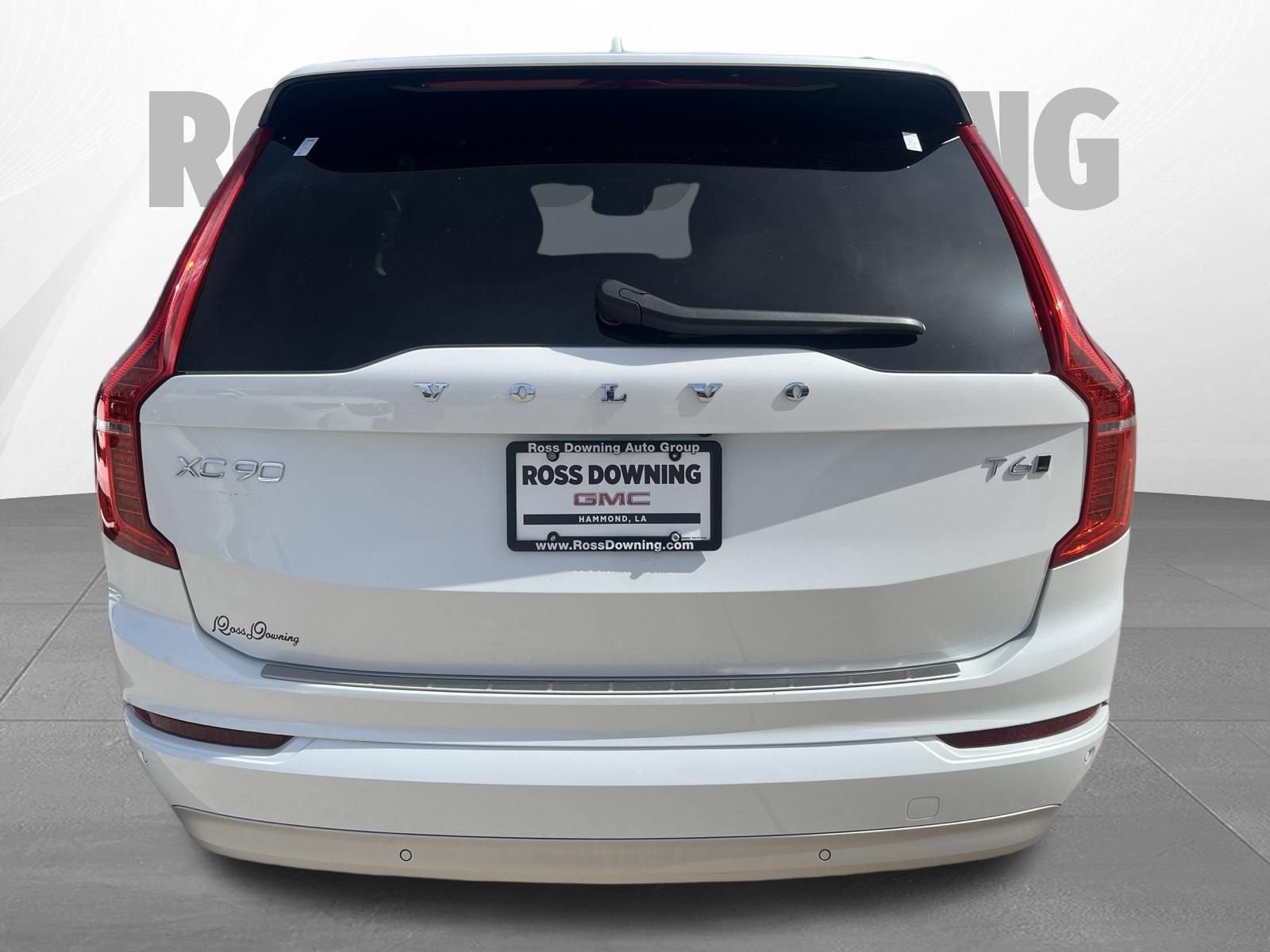 2022 Volvo XC90 T6 Momentum 7 Passenger