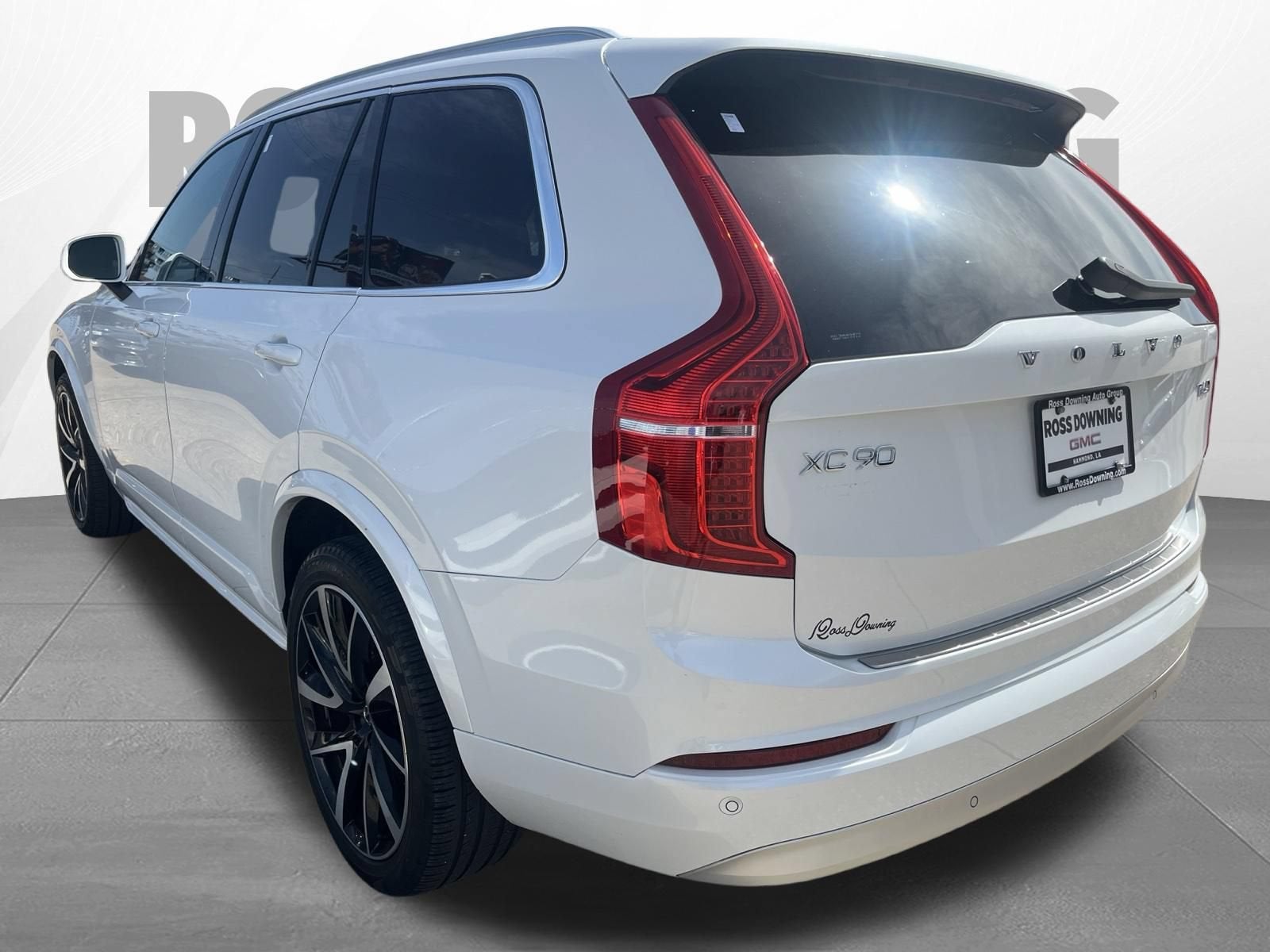 2022 Volvo XC90 T6 Momentum 7 Passenger