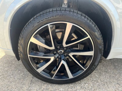 2022 Volvo XC90 T6 Momentum 7 Passenger