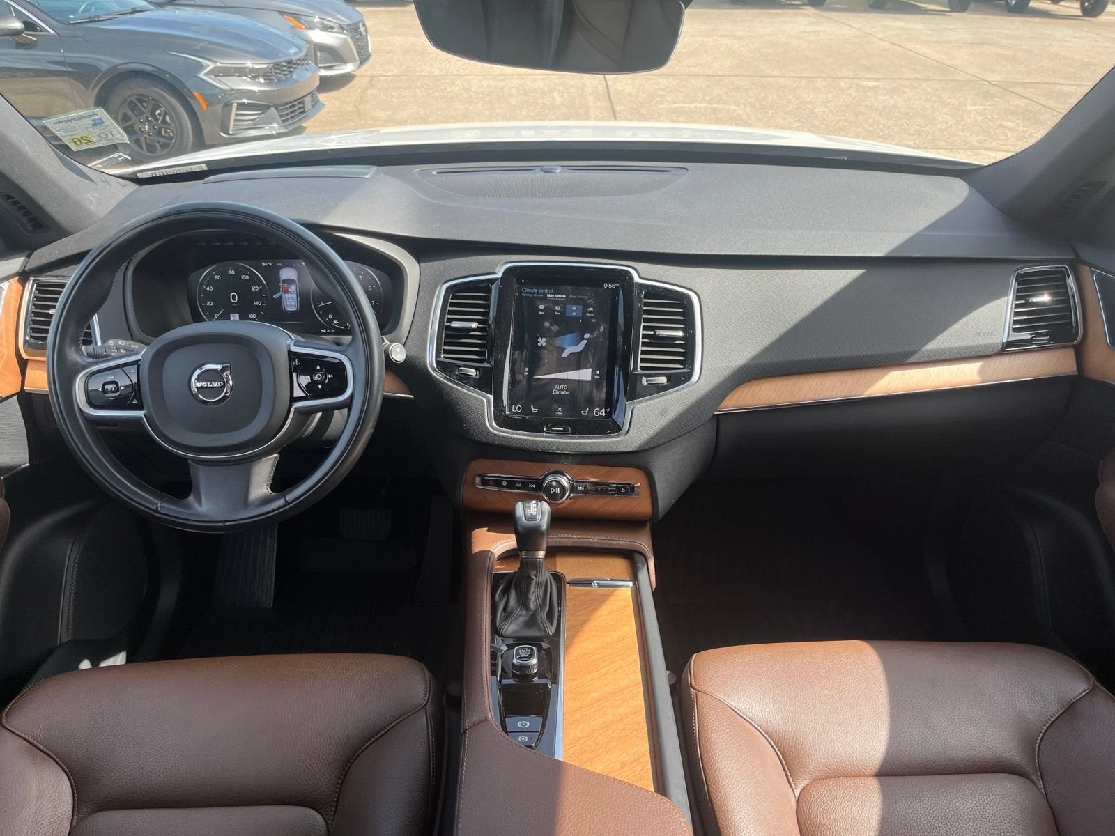 2022 Volvo XC90 T6 Momentum 7 Passenger